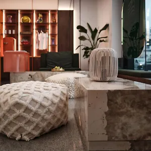 https://the-zipper-hotel-und-apartments.topcolognehotels.com